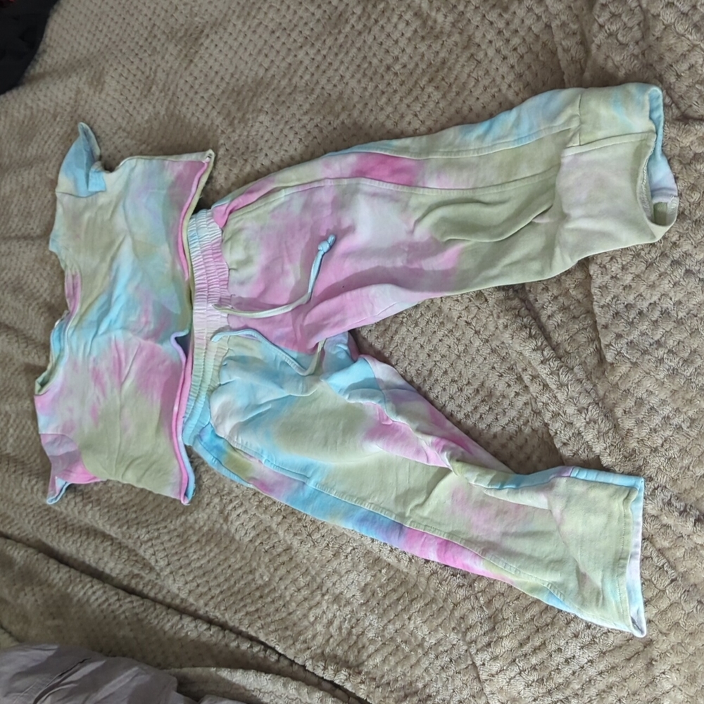 Girls small pajamas set...or casual set...tie dye...crop top with sweat pants